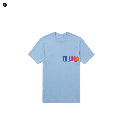 YC-OPCION-1-FRENTE-Azul Cielo — logo de ejemplo chico en el pecho izquierdo